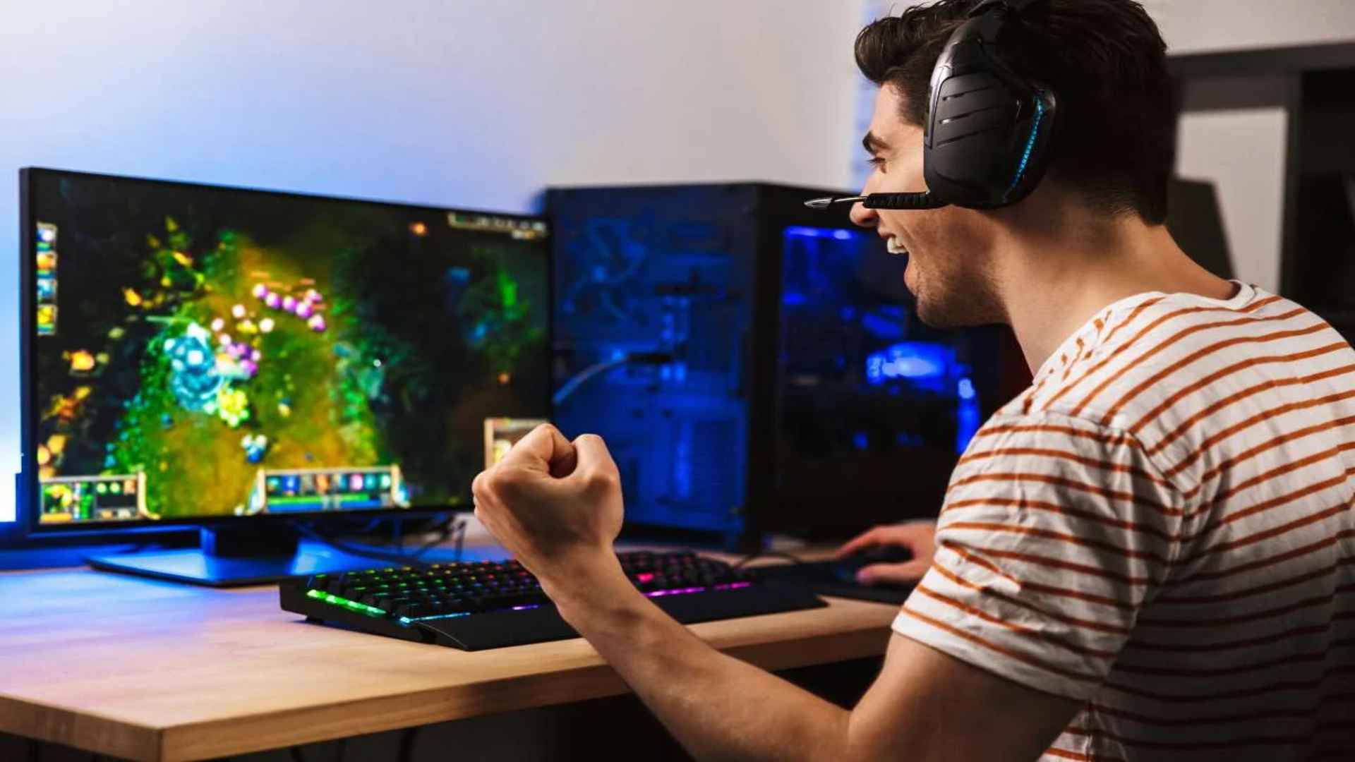 Mobile Card Games with Endless Competitive Seasons